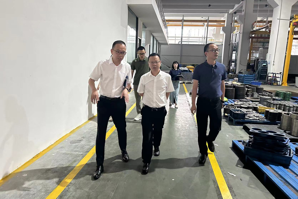 ???2023年8月4日平陽縣金縣長一行領(lǐng)導(dǎo)，蒞臨浙江恒齒傳動股份有限公司進(jìn)行視察指導(dǎo)。